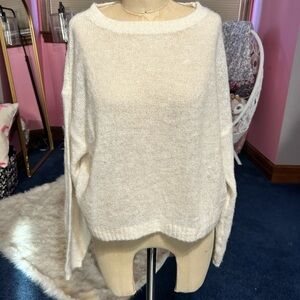 Old Navy Women's Cream Crew Neck Sweater
